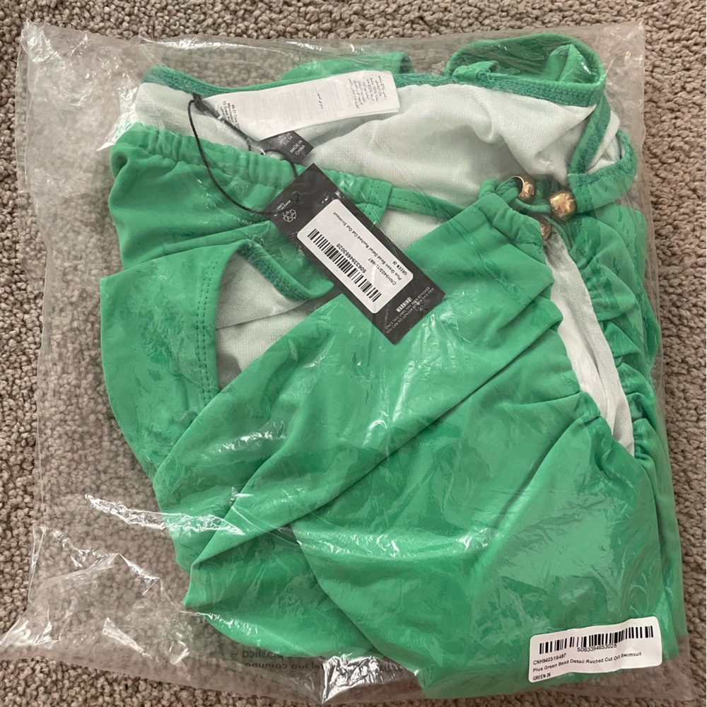 Pretty Little Thing NWT‎ Green Bead Detail Ruched Cut Out Plus Swimsuit Size 26